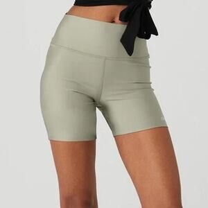 Alo Yoga Airlift Energy High-Rise Shorts Size Large